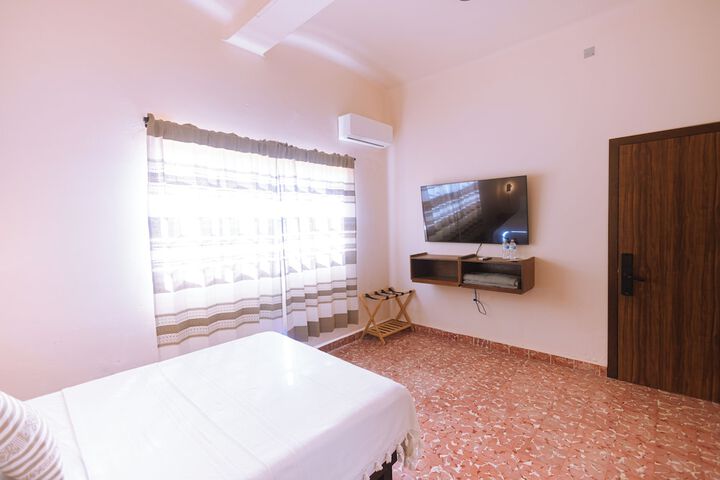 Room 5 of 42