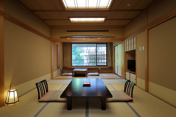 Room 12 of 54