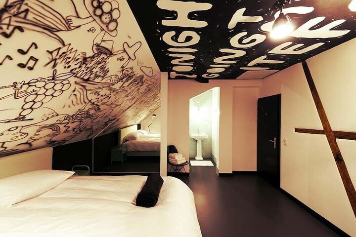 Room 14 of 79