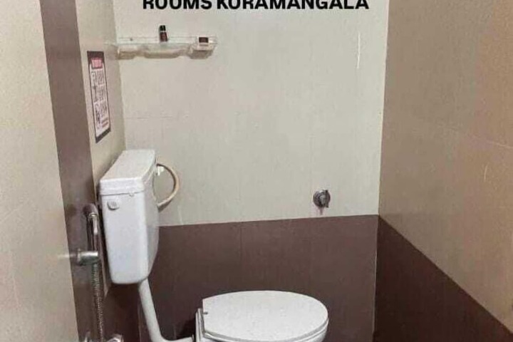 Room 13 of 16