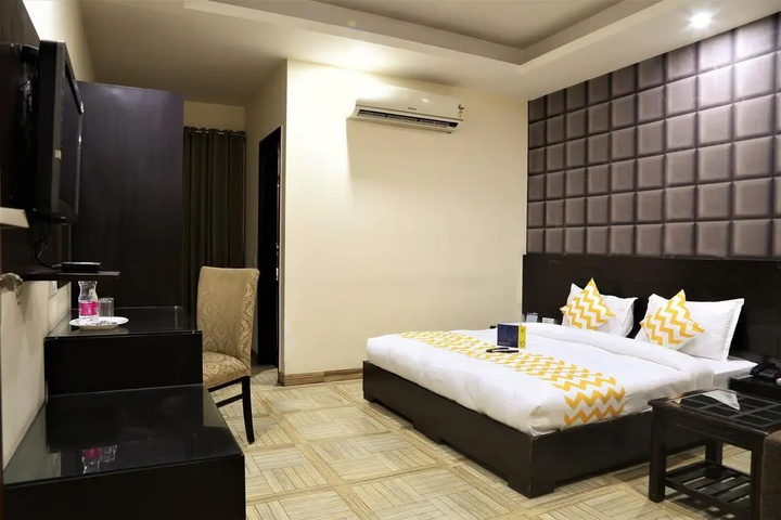 Room 2 of 15