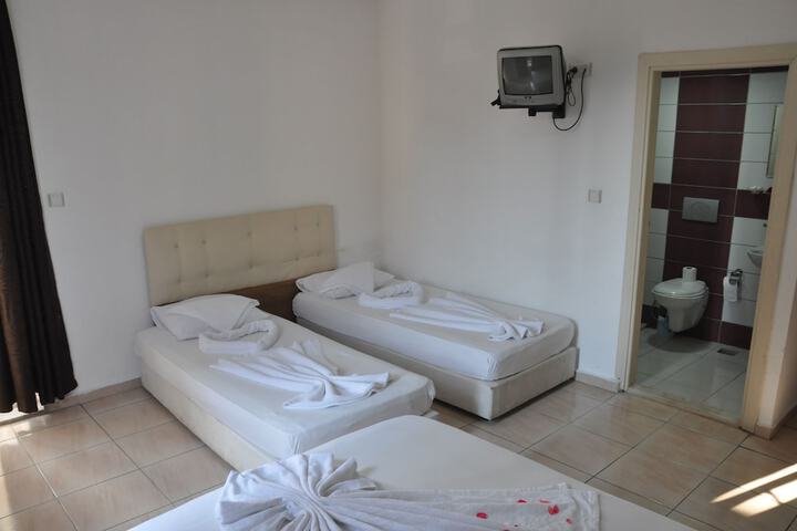 Room 9 of 30