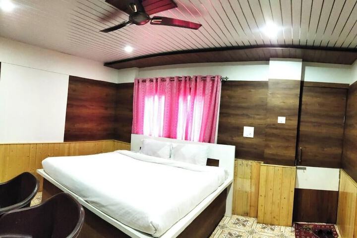 Room 8 of 23
