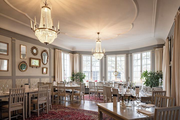 Dining 20 of 51