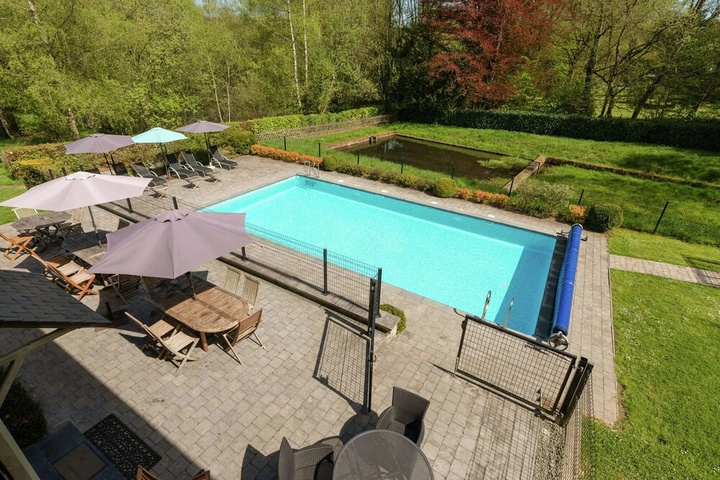 Pool 14 of 25