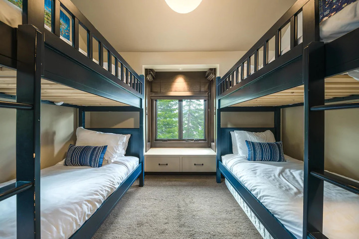 Room 10 of 10
