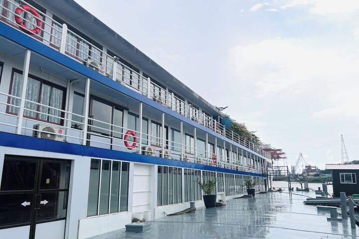 Hotel 14 of 16