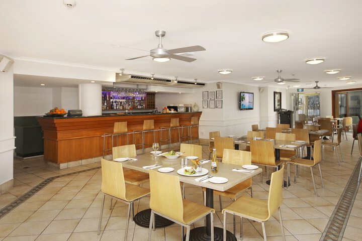 Dining 116 of 127