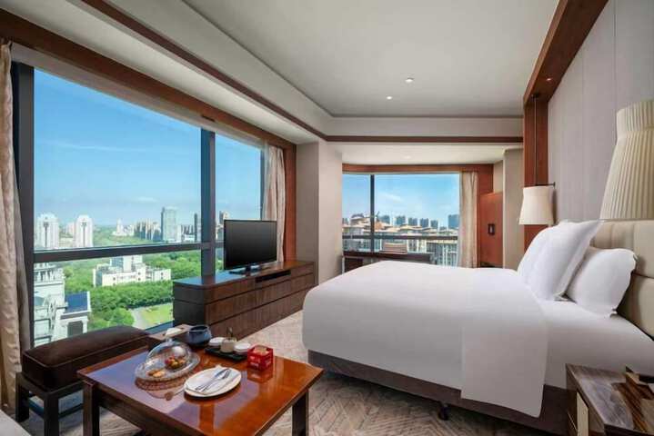 Room 14 of 49