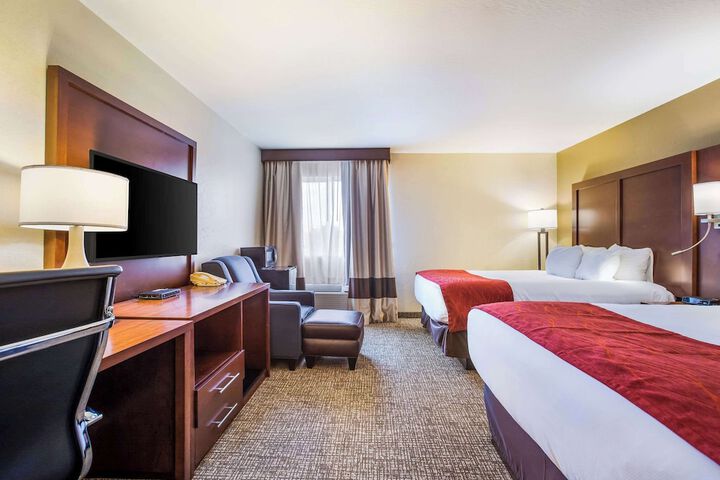 2 Queen Beds Accessible (6 of 20)
