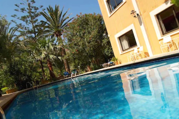 Pool Hotel