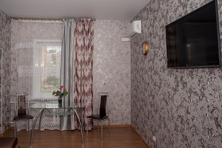 Room 10 of 35