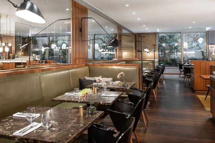 Dining 90 of 121