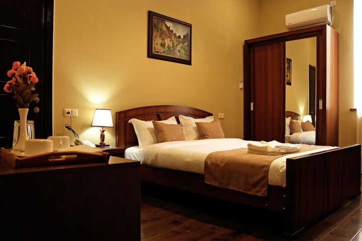 Room 14 of 71