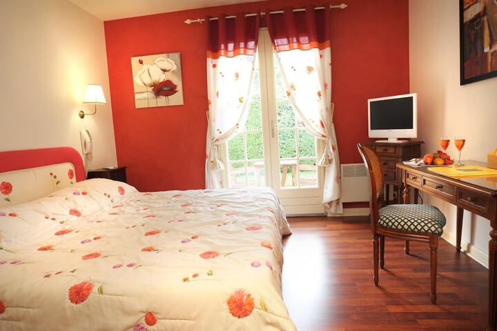 Room 8 of 34