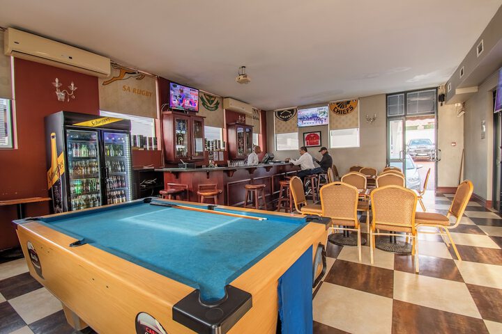 Lounge 17 of 20