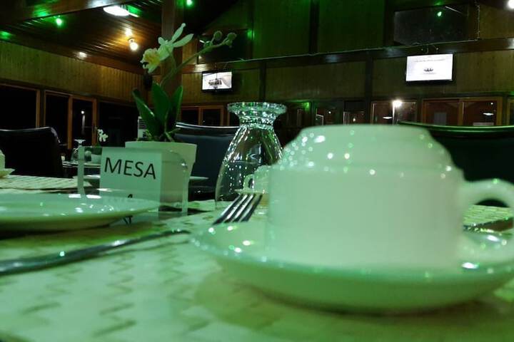 Dining 25 of 44