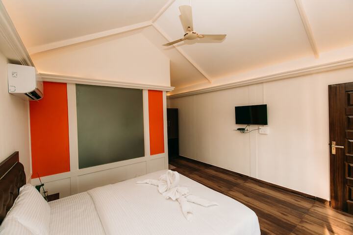 Room 13 of 44