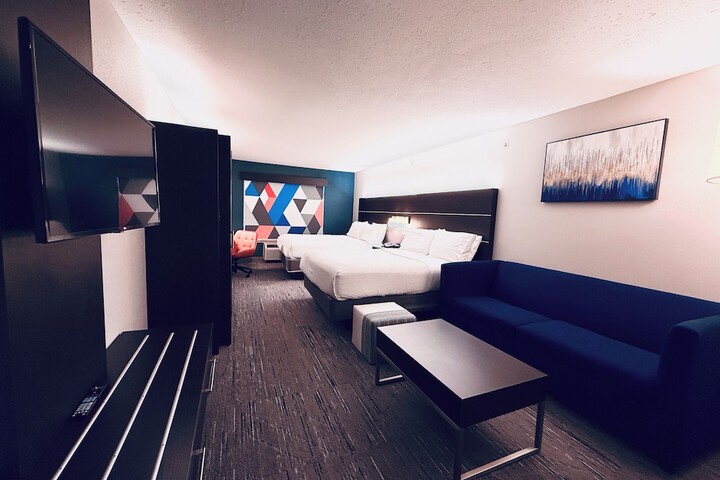 Room 32 of 87