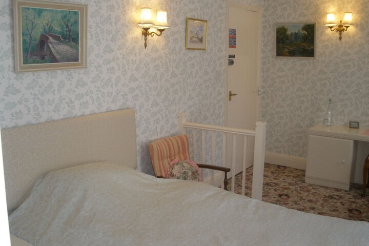 Room 7 of 44
