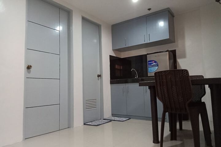Room 5 of 9