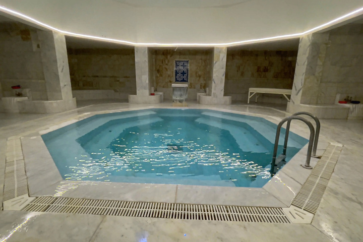 Pool 4 of 28