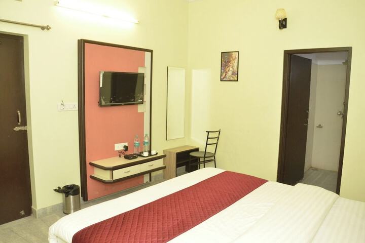 Room 13 of 60