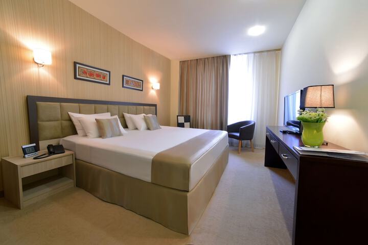 Room 11 of 60