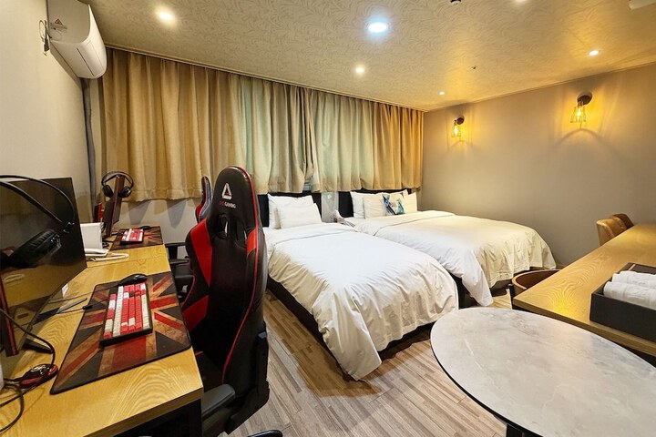 Room 30 of 73
