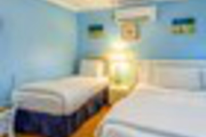 Room 56 of 192