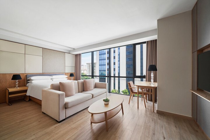 Room 10 of 95