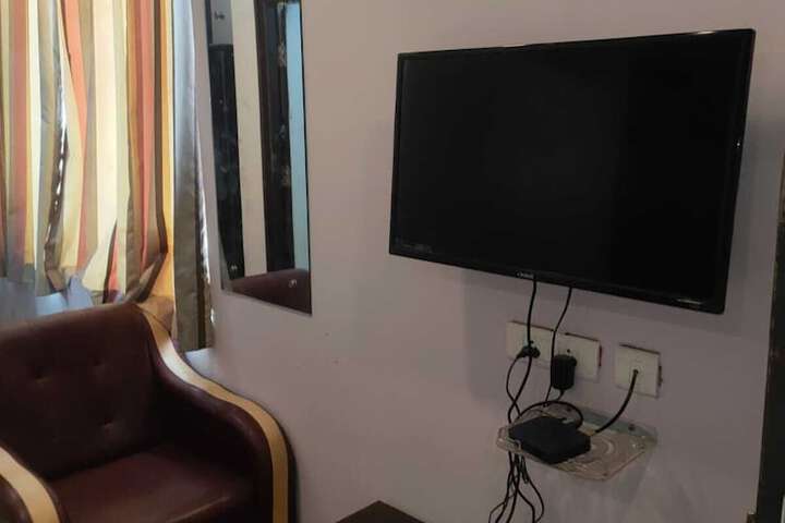 Room 18 of 34