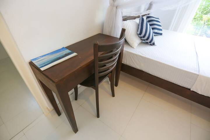 Room 8 of 10