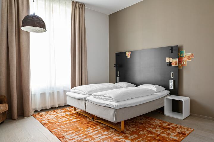Room 21 of 50