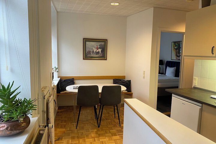 Room 10 of 26