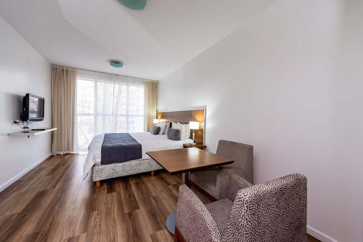 Room 5 of 75