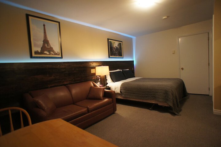 Room 13 of 35