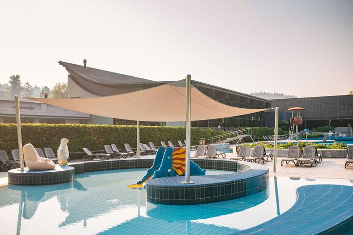 Hotel Pool