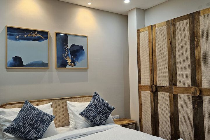 Room 2 of 57