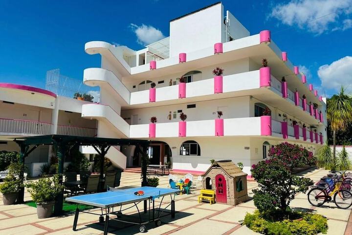 Hotel Exterior 18 of 22
