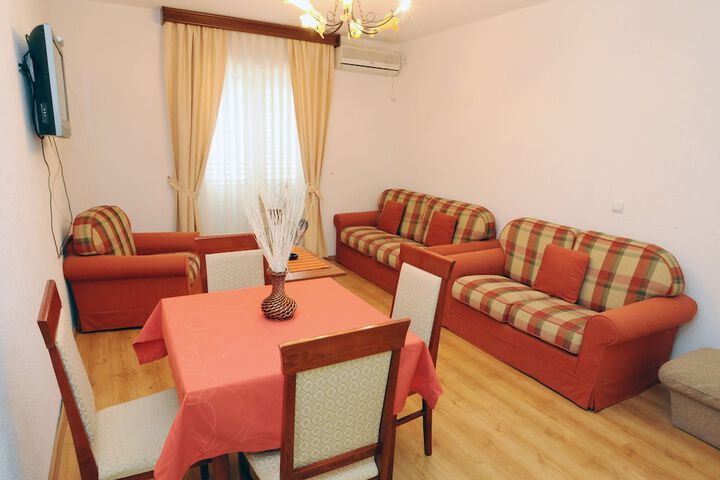 Room 17 of 45