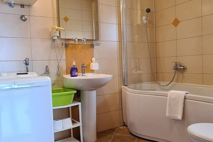 Room 46 of 62