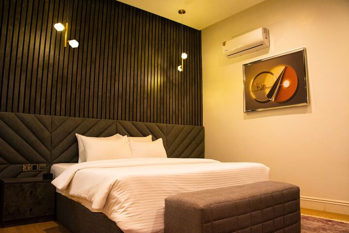 Room 14 of 24
