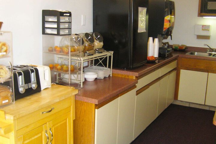Breakfast/Coffee Service 34 of 47