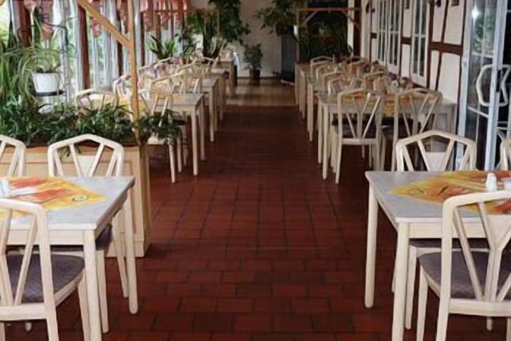 Dining 11 of 29