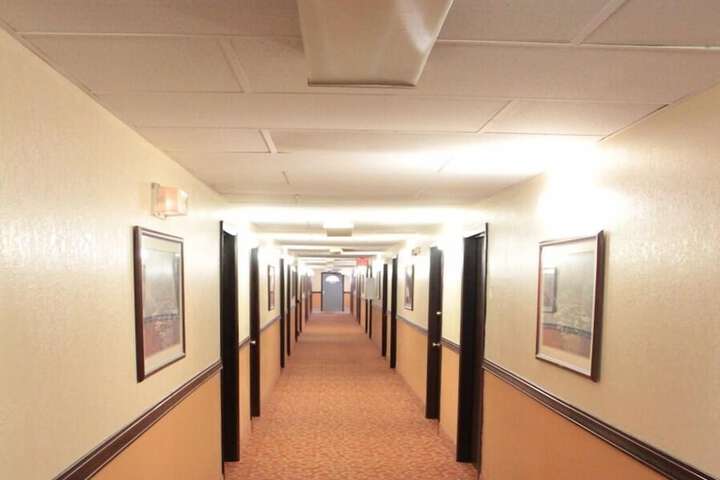 Ballroom/Hall 24 of 31