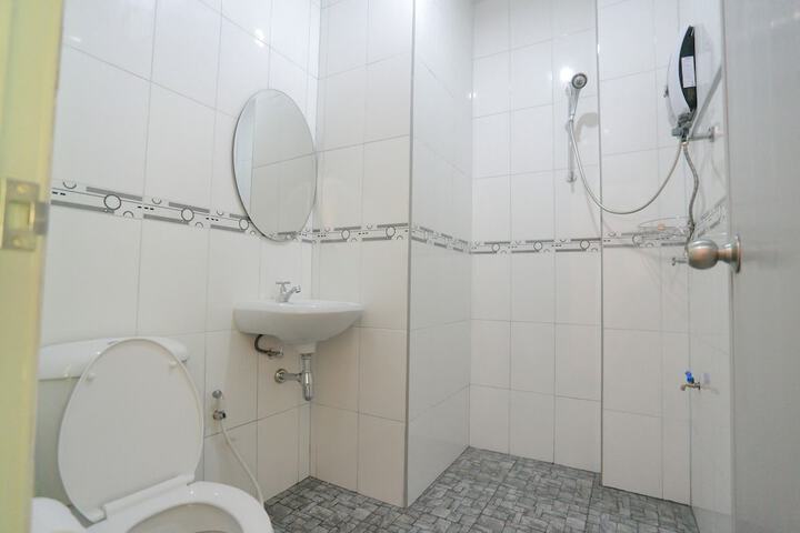 Room 10 of 18