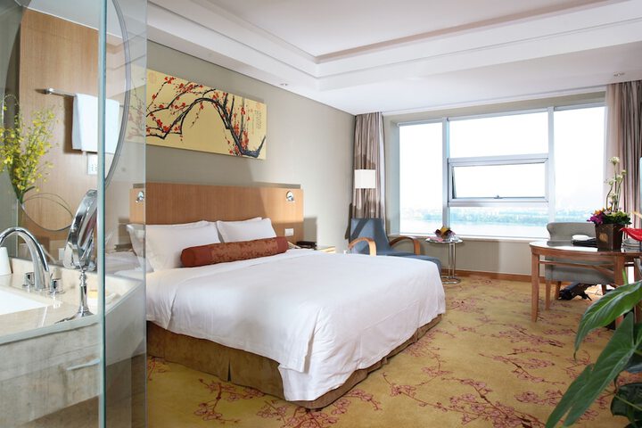 Room 10 of 55