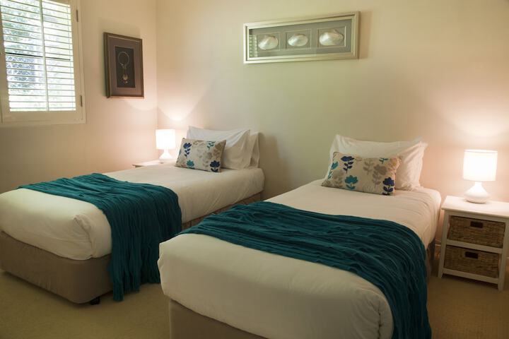 Room 2 of 148
