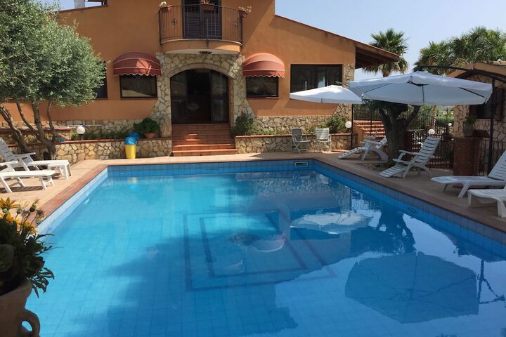 Hotel with Pool